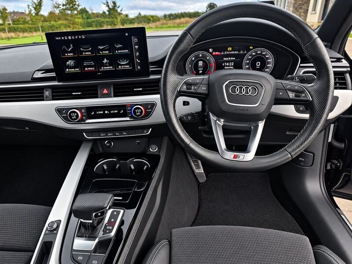 2021 Audi A4 Black Edition 35 TDI 163 BHP
