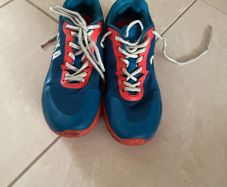 Osaka hockey shoes