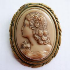 Vintage  Cameo Brooch