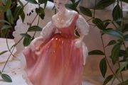Royal Doulton figurine "Fair lady" coral pink