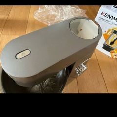Kenwood Titanium Chef XL Kenwood Titanium Chef XL  Like new condition only used a few times  No scratch on body and with many original accessories spend extra on purchase the accessories  all accessories included