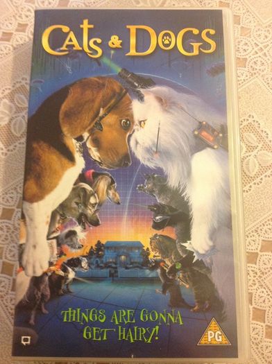 Cats & Dogs.   Vhs Video.