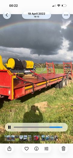 Heavy-Duty Tandem-Axle Low Loader / Bale Trailer