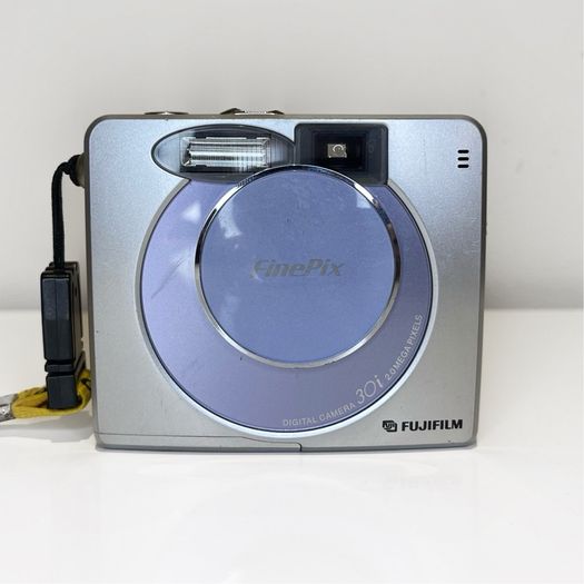 Fujifilm FinePix 30i Digital Camera