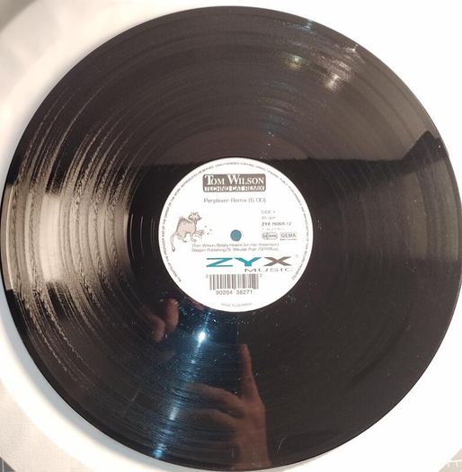 Tom Wilson - Techno Cat (ORIGNAL + Perplexer REMIX!) - ZYX Music Records - GERMAN Pressing! Incl. ORIGINAL Dance Like Yer Dad Mix TOO!