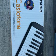 Casio Casiotone CT-S100 digital keyboard with box