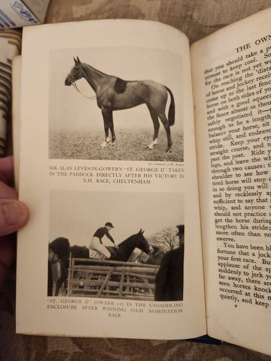 The Horseman's Year Book. Edited By Lt.col.w.e.lyon. 1950 First Edition Hardback In Good Condition. Plus Hunting,showing, And Chasing. By Sam Marsh. See Photos For Same.