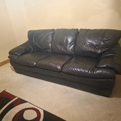 Sofa 3 and a 1 for free leather