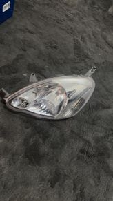 Toyota yaris 2003 to 2005 left hand side headlight