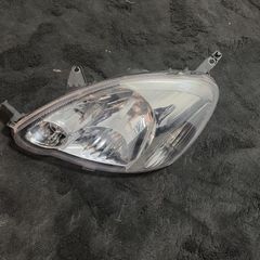 Toyota yaris 2003 to 2005 left hand side headlight