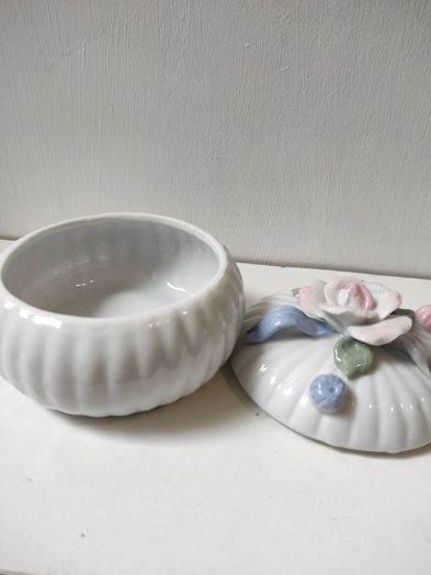 Vintage Porcelain Trinket Box
