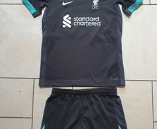 Liverpool kit kids large