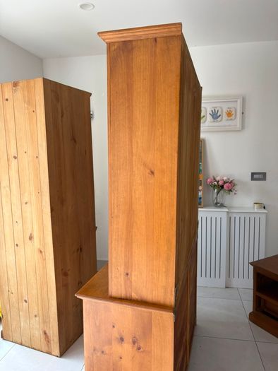 Matching set of 2 cabinets & coffee table