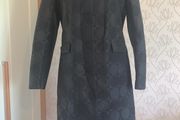 Light weight black coat with beautiful circle design