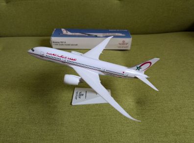 Royal Air Maroc 1:200 scale model airplane, Boeing 787 Dreamliner aircraft