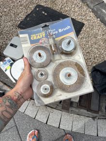 Wire brush