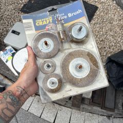 Wire brush