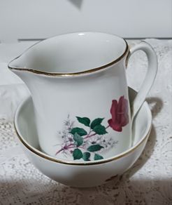 Arklow/ Red Velvet pattern Jug & sugar bowl