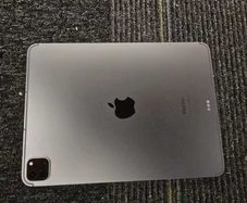 Apple iPad Pro 11-inch 4th Gen 128GB - Wi-Fi + Cellular