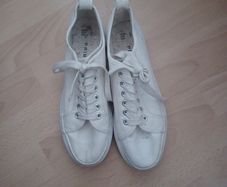 White canvas soe