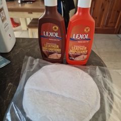 car leather cleaner