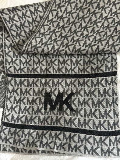 Michael Kors matching hat & scarf set