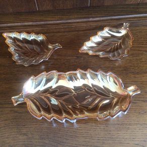 Carnival glass leaf dishes x3