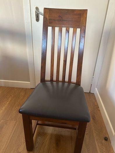 Extendable Table and 8 Chairs