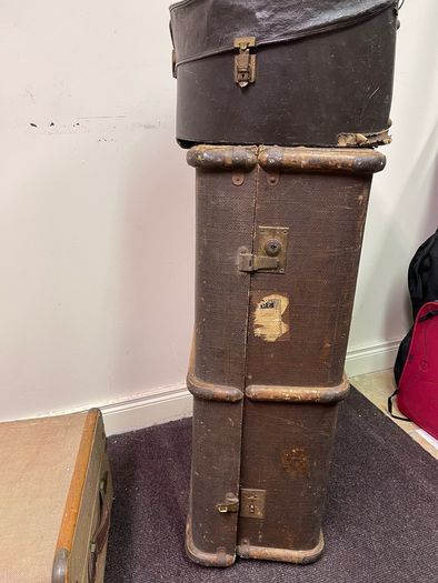 vintage leather trunks suitcases hatbox