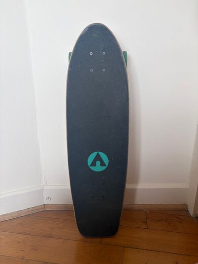 Wooden Cruiser Skateboard Adult with helmet