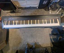 Roland FP30