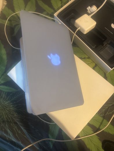 Apple MacBook Air 13" (2016) - Upgraded Intel Core i7 - 8GB RAM - 128GB SSD - Healthy Battery