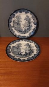 Fabulous Pair of Antique Dark Blue Flow 8 Inch Plates by Gater Hall & Co. Burslem, Staffordshire, in the Templo pattern, Circa 1907-1920