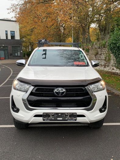 Toyota Hilux SR5 2.4L Full Leather, Canopy, Low KM