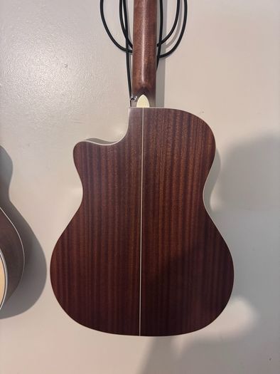 Cort 6 strong semi acoustic