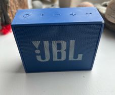 JBL Go bluetooth speaker with mic