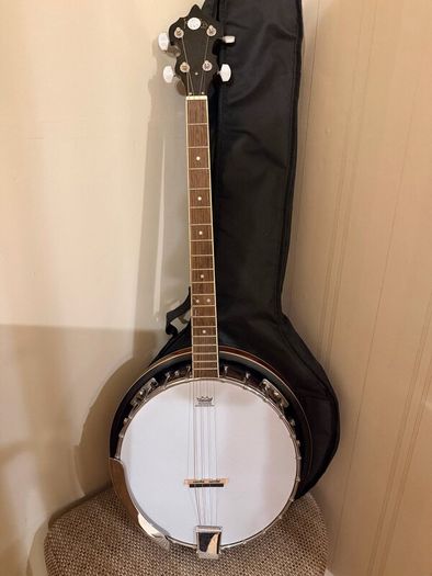 4 String Tenor Banjo with bag/holder
