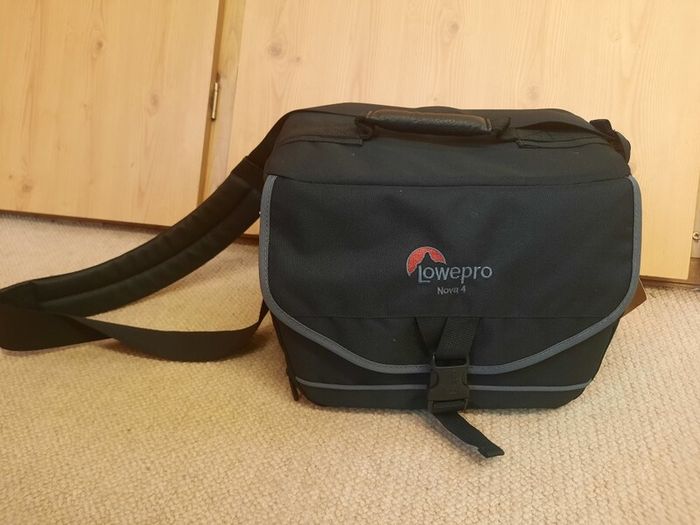 Lowepro Nova 4 Camera Bag