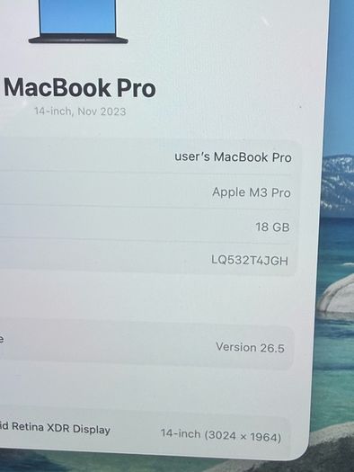 MacBook M3 Pro mint