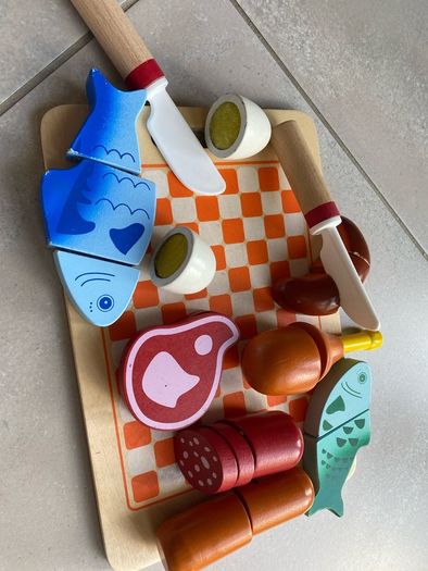 Wooden food set