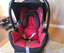 Maxi Cosy Infant Car seat with Isofix base