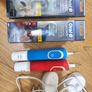 oral b kids electric toothbrush x 2 With charger and 8 brand new heads Image 3