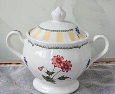 Homecraft by Noritake Summer Estate Lidded Sugar Bowl