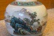 Vintage Hand painted Jingdezhen Chinese Porcelain Vase / Jar
