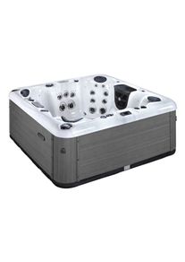 Adriana Hot Tub
