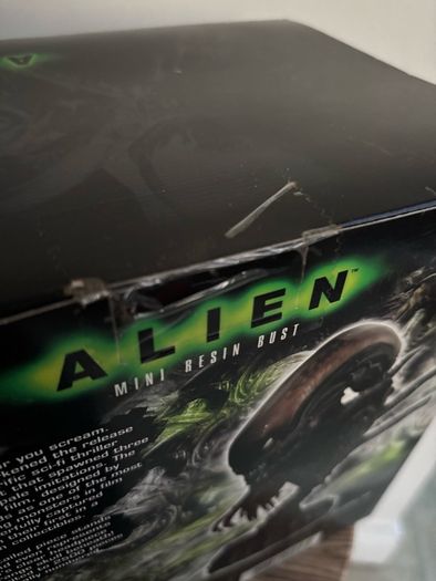 Palisades Alien Mini Resin Bust
