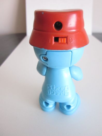 McDonalds Happy Meal Toys Blue- Street Doodz Boys  Figure 2008
