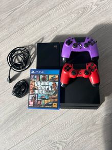 Playstation 4 500GB + 2 Joysticks