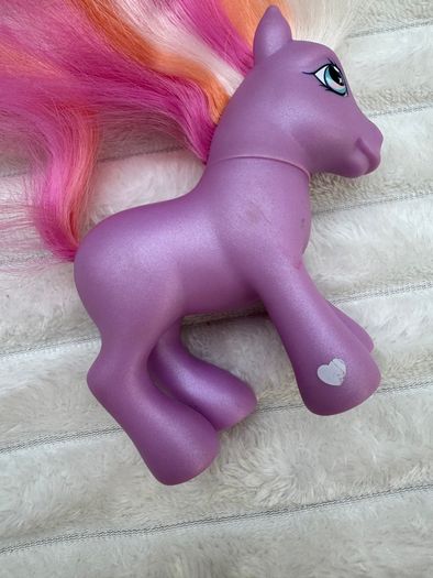 Vintage My Little Pony Twinkle Twirl Purple Stars Hasbro 2004 G3 Used Please see pictures