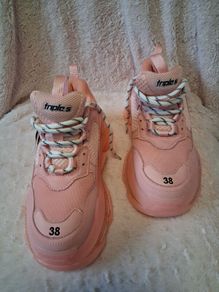 Trainers size 5